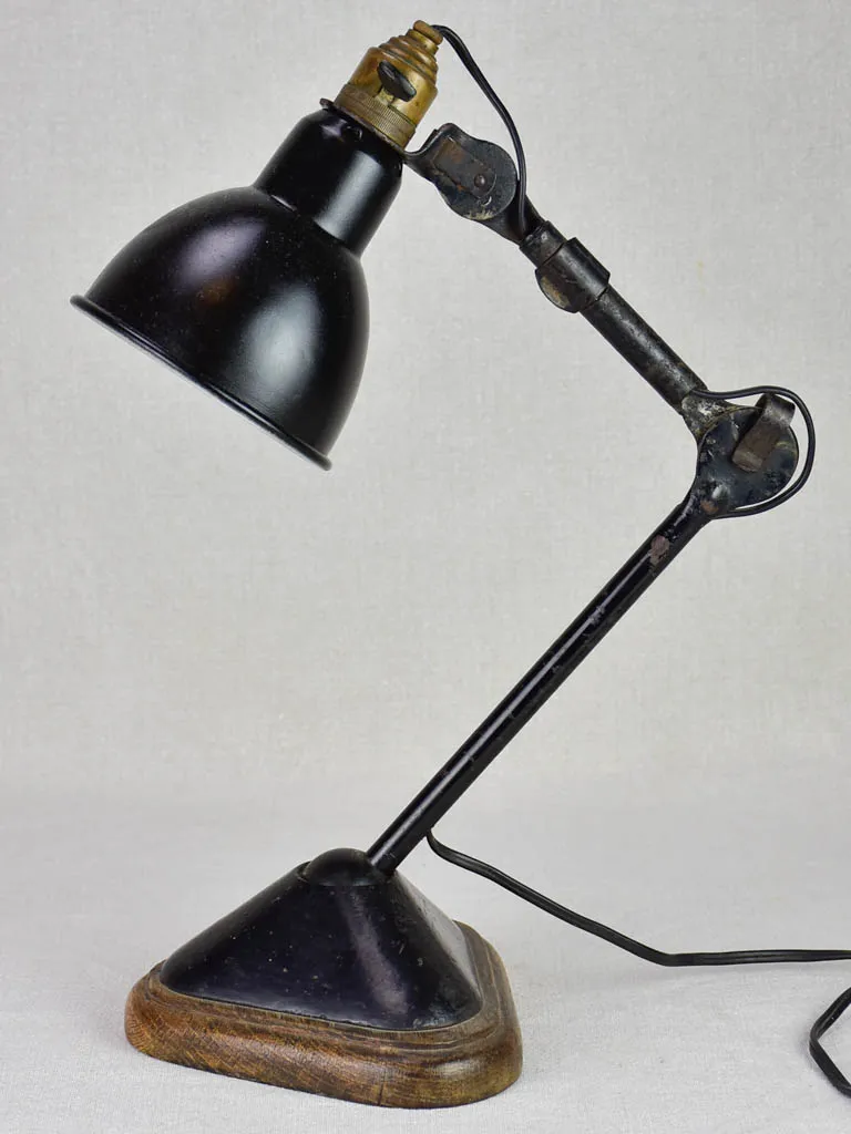 Model 207 Gras lamp with oak base