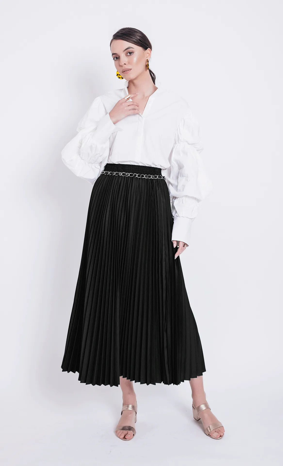 Nayla Pleated Skirt in Black