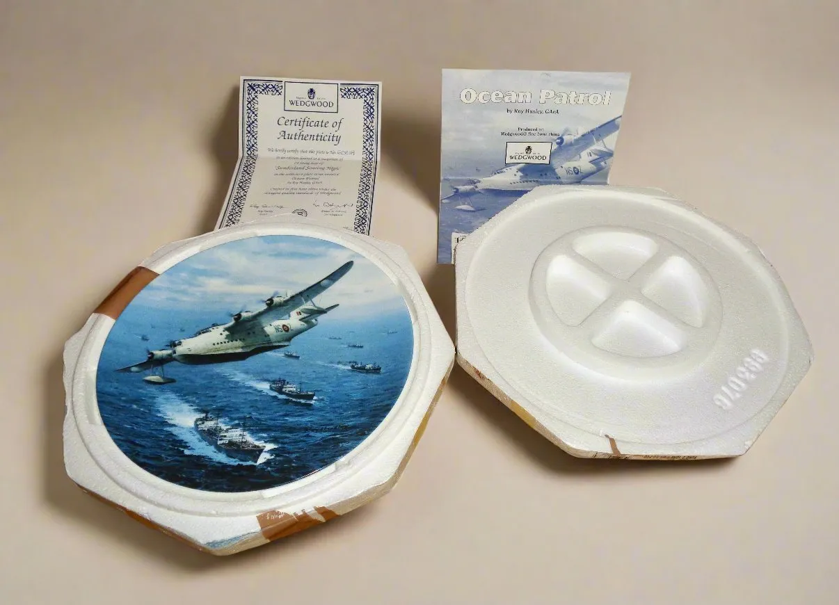 Wedgwood Sunderland Soaring High Commemorative Collector's Aircraft Plate Number 6061A